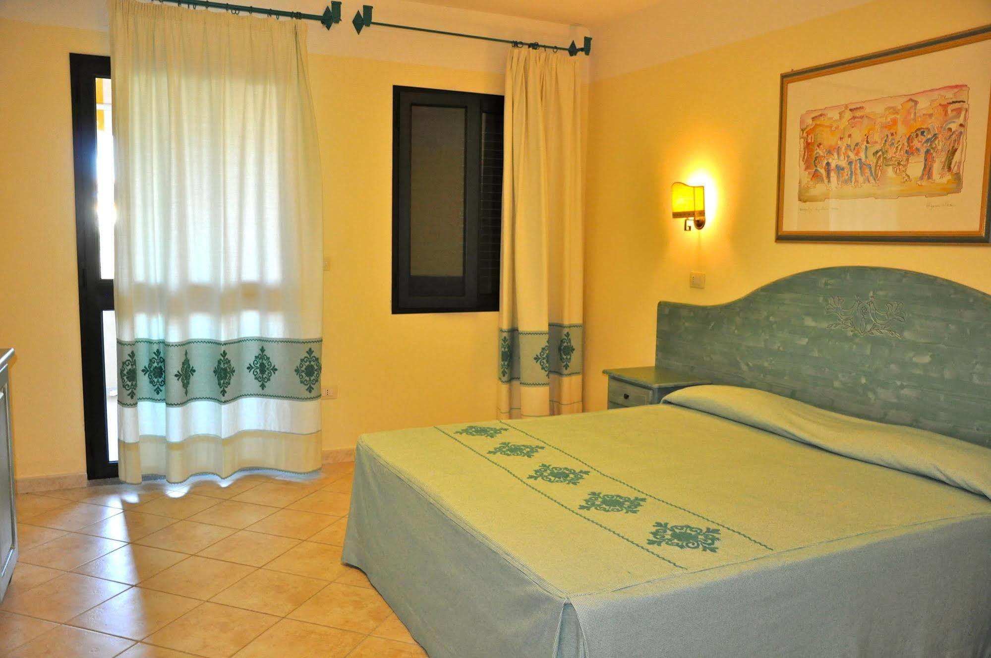 Residence Il Borgo Orosei Buitenkant foto