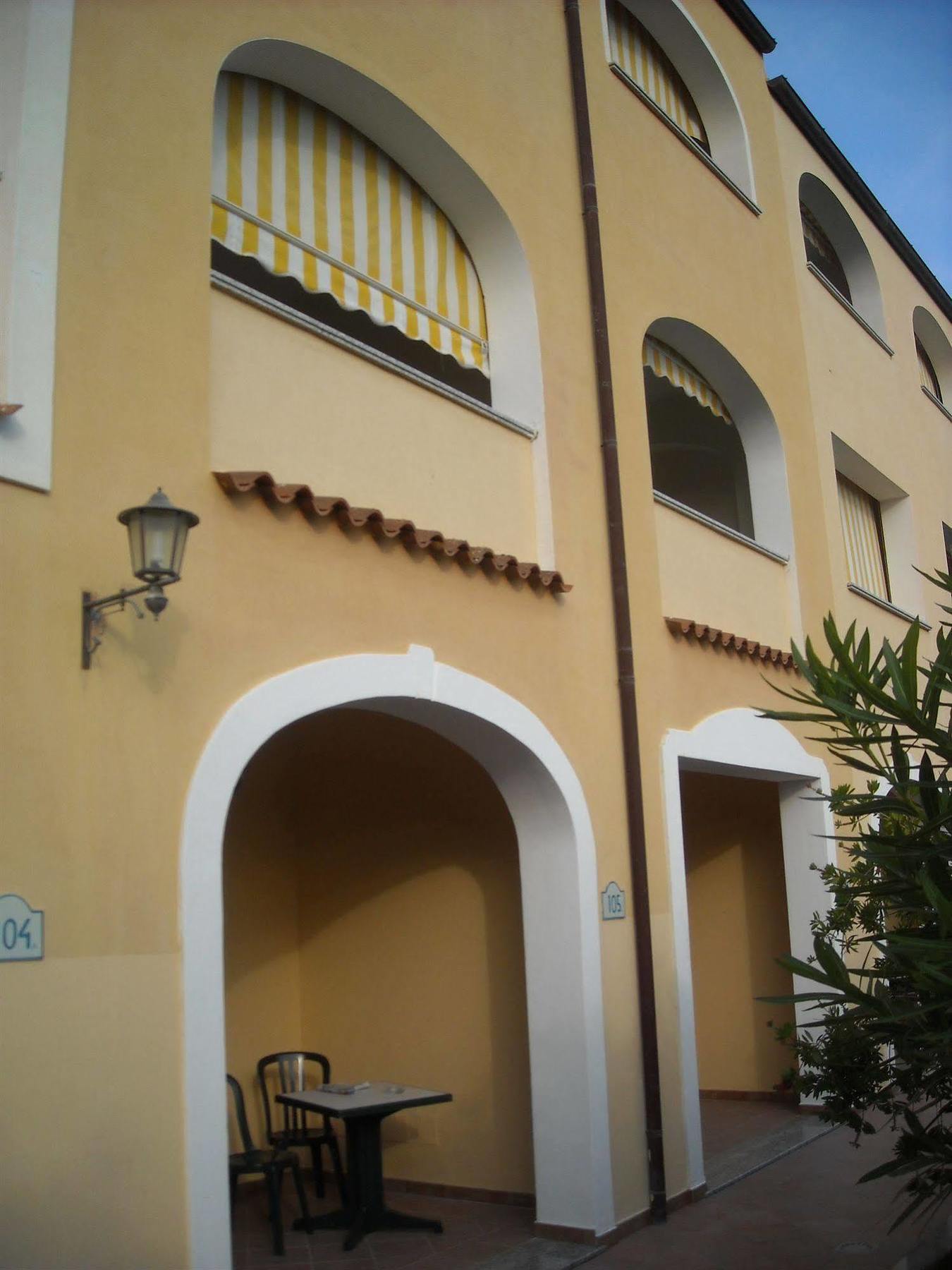 Residence Il Borgo Orosei Buitenkant foto